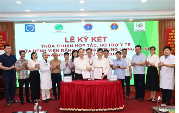 Lễ ký kết hợp tác, hỗ trợ y tế giữa Bệnh viện Răng Hàm Mặt Trung ương Hà Nội và Sở Y tế tỉnh Tuyên Quang.